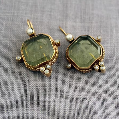 Martha | Vintage Earrings with Green Stone and Pearl