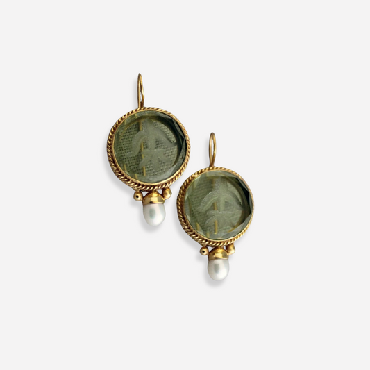 Amelia | Vintage Earrings with Green Stone and Pearl