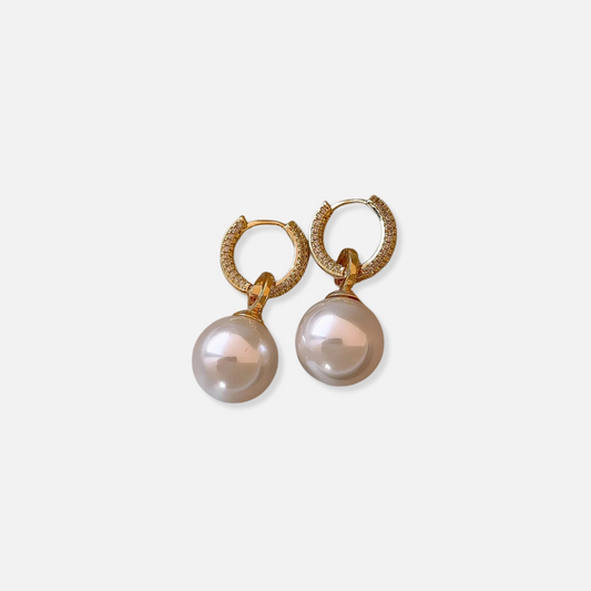 Hannah | Elegant Pearl Earrings