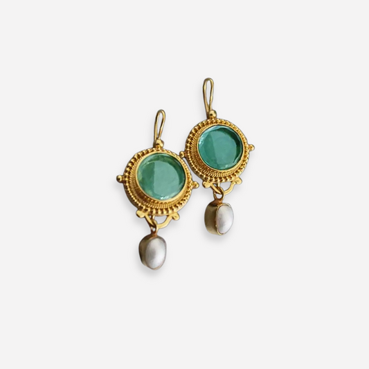 Olivia | Vintage Earrings with Pearl