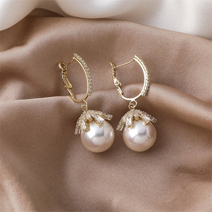 Georgina | Drop Earrings with Pearl