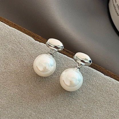 Eleanor | Vintage Pearl Earrings