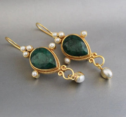 Victoria | Vintage Earrings with Pearl