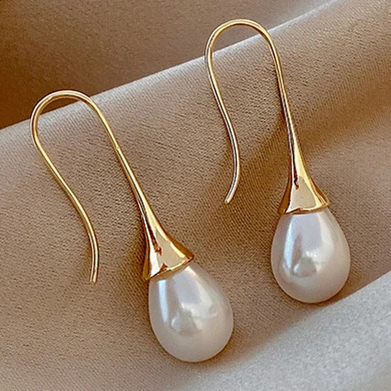 Rosie | Classic Pearl Earrings