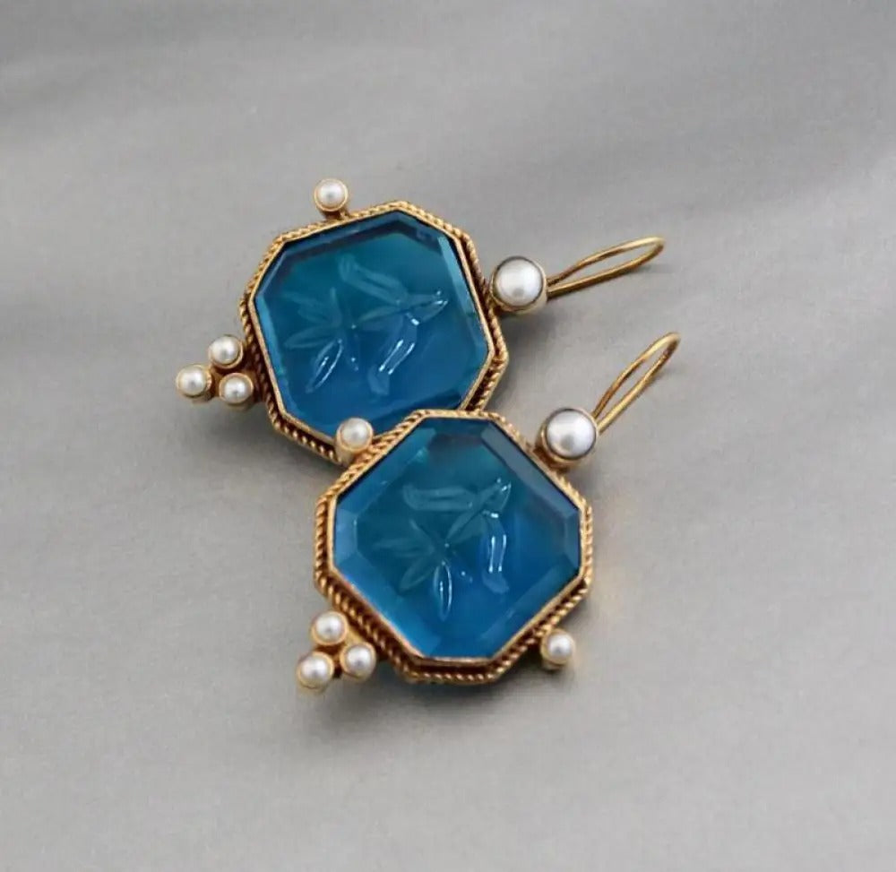 Martha | Vintage Earrings with Green Stone and Pearl