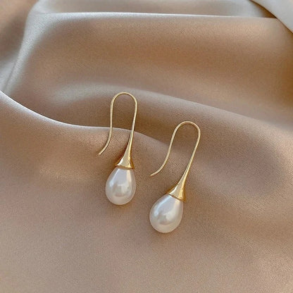 Rosie | Classic Pearl Earrings