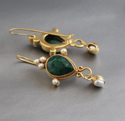 Victoria | Vintage Earrings with Pearl